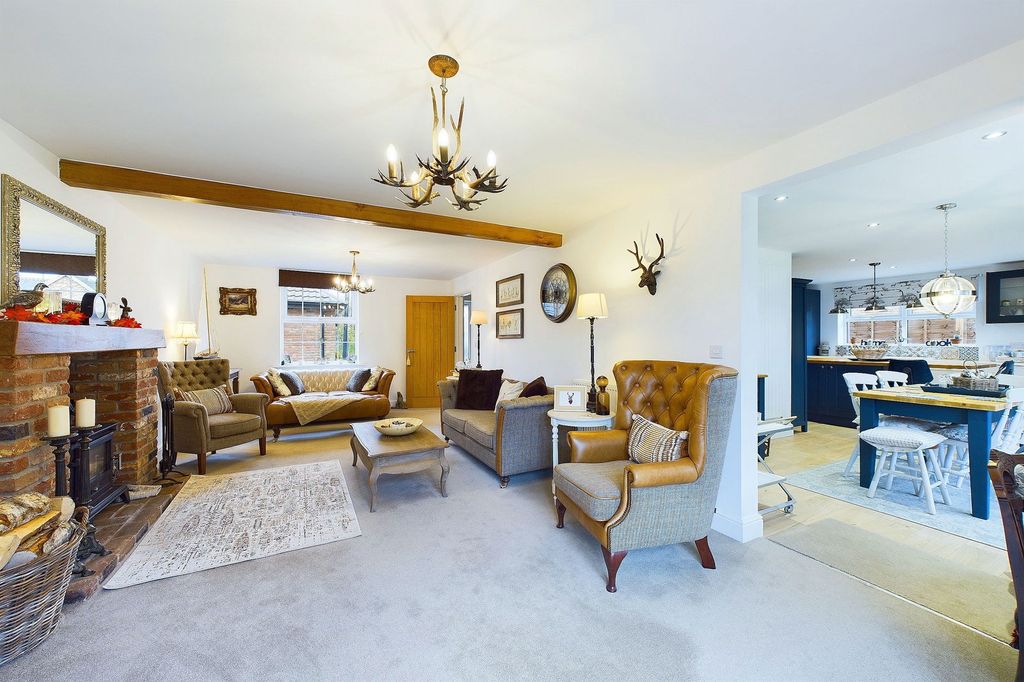 Property photo 2 of 33