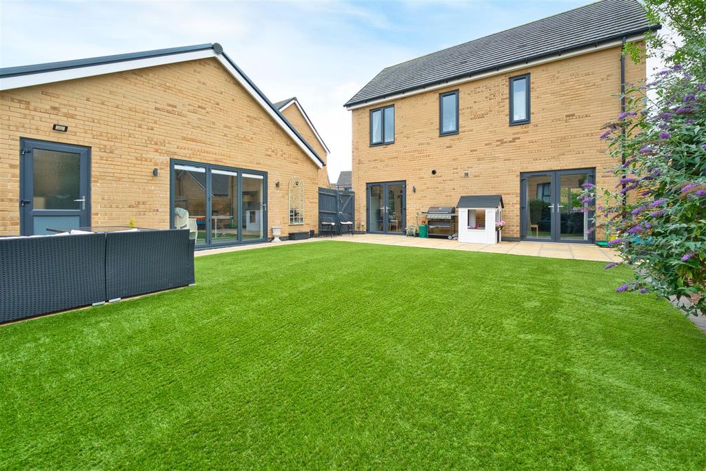 Property photo 2 of 20 Rear Garden