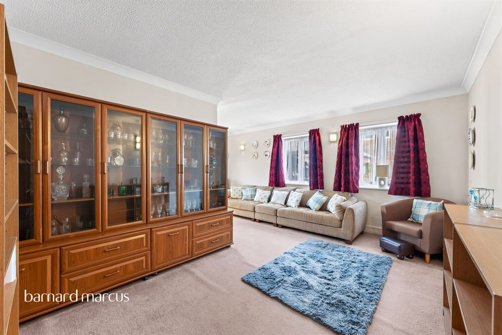 Property photo 2 of 20