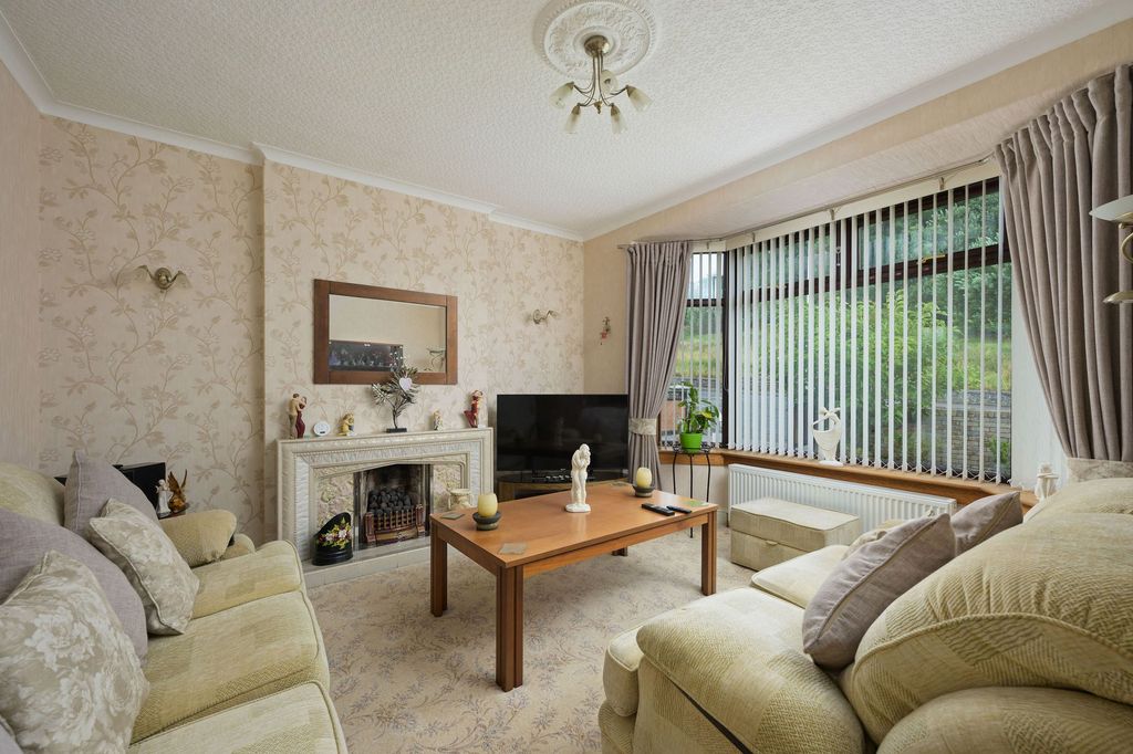Property photo 3 of 38