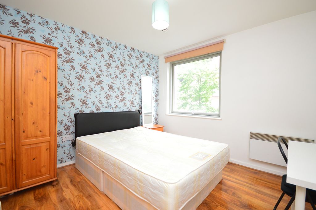 Property photo 1 of 13 3 Bedroom Apartment To Rent