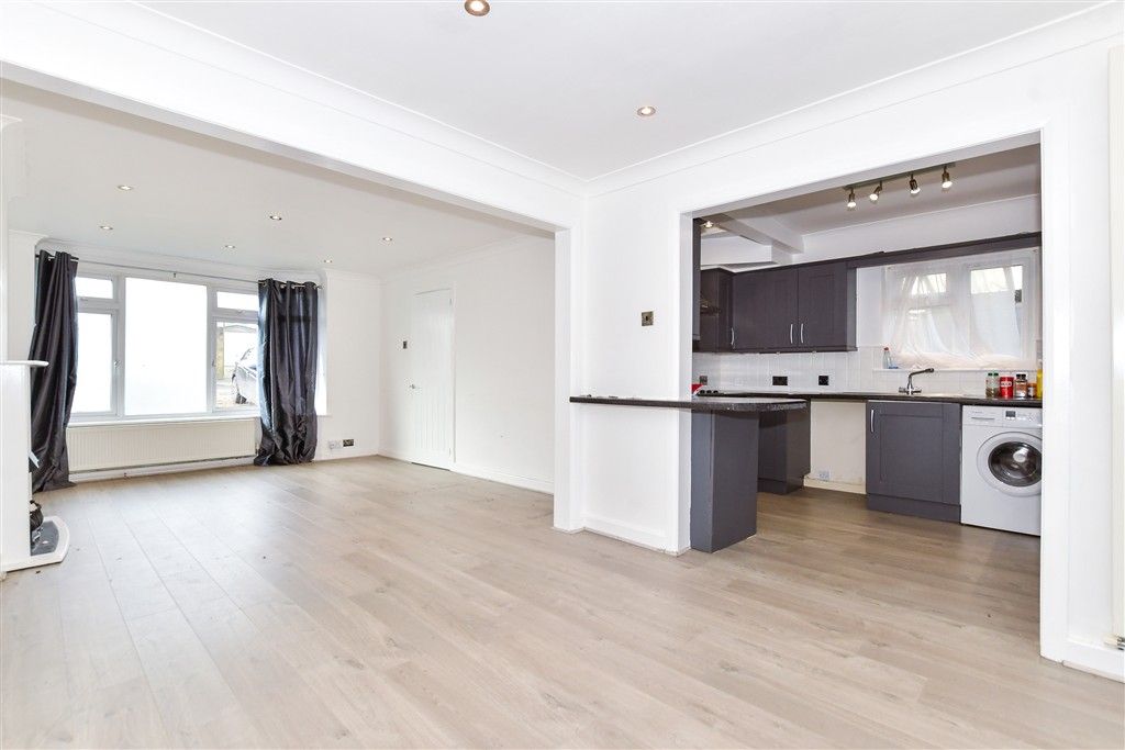 Property photo 3 of 20 Dining Area