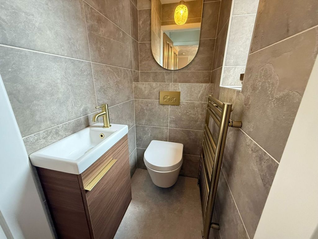 Property photo 2 of 23