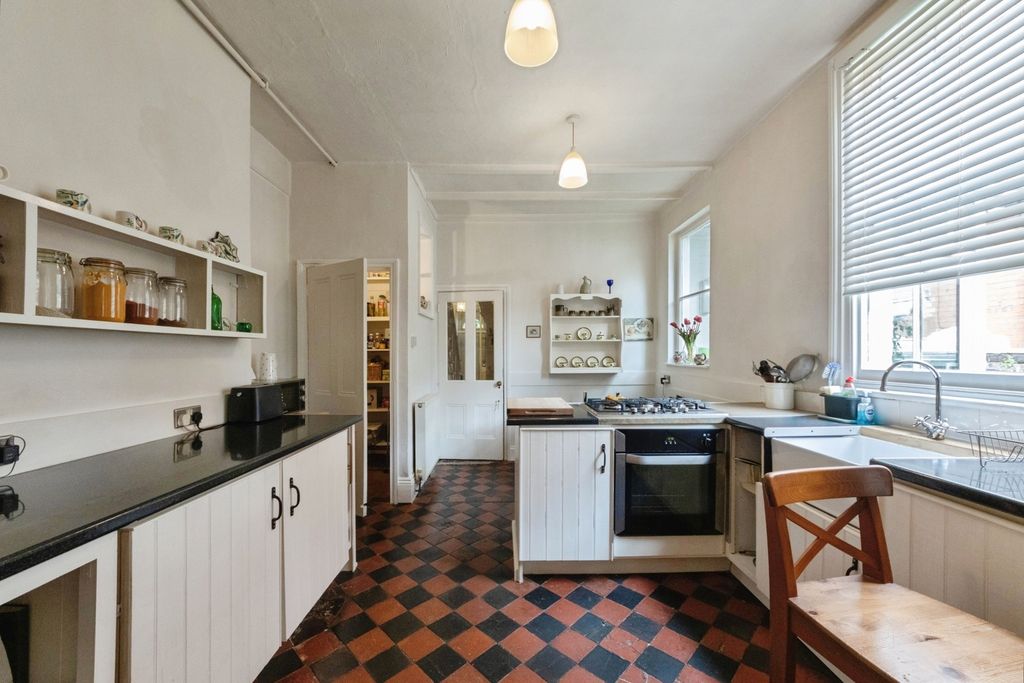 Property photo 3 of 18 Pbox-Img.Jpg