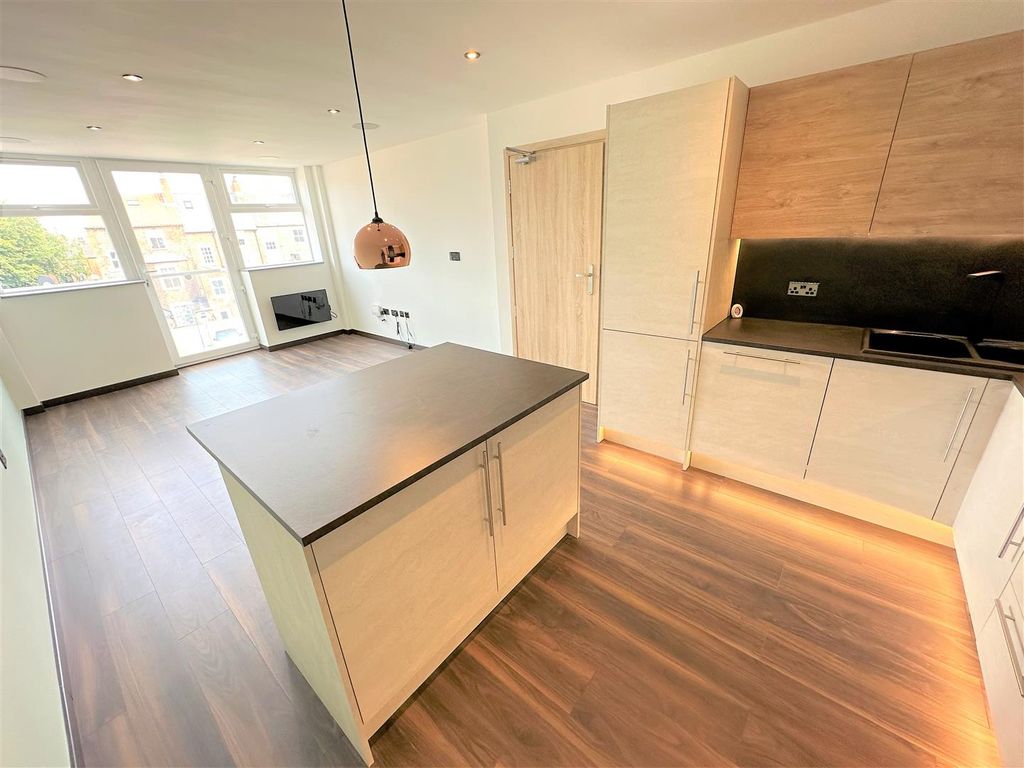 Property photo 1 of 34