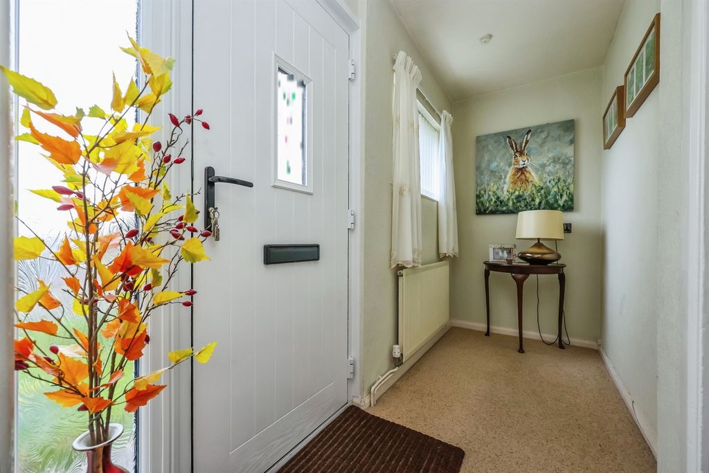 Property photo 2 of 20