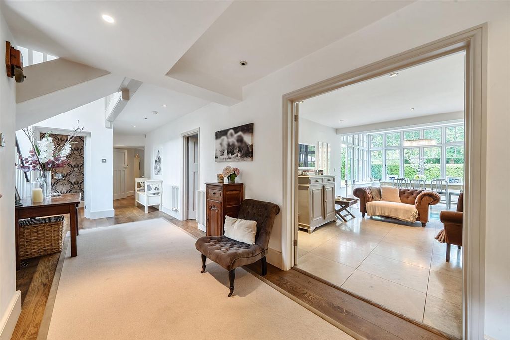 Property photo 3 of 33 1326744-40-687F773A4Ca85.Jpg