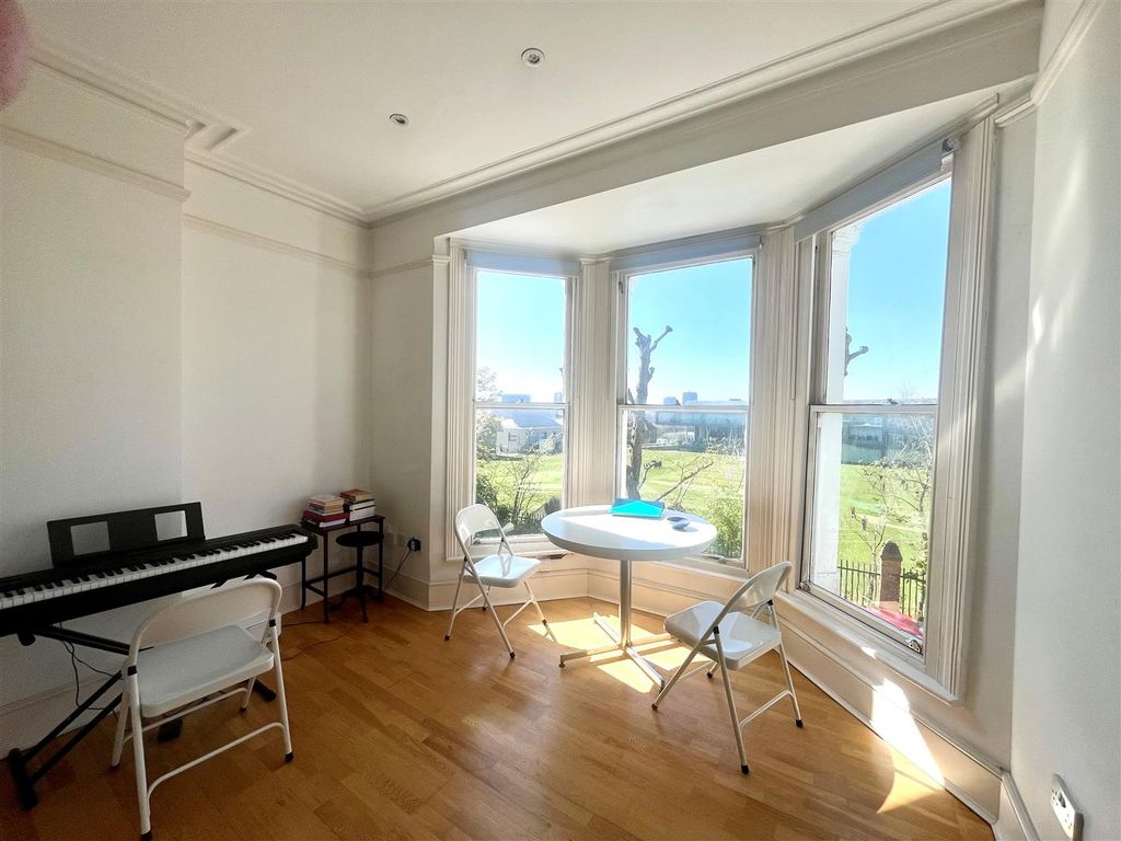 Property photo 3 of 13 35.Jpg