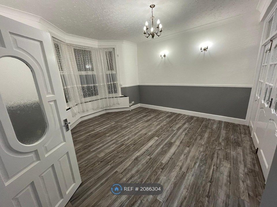 Property photo 3 of 31 Reception Room