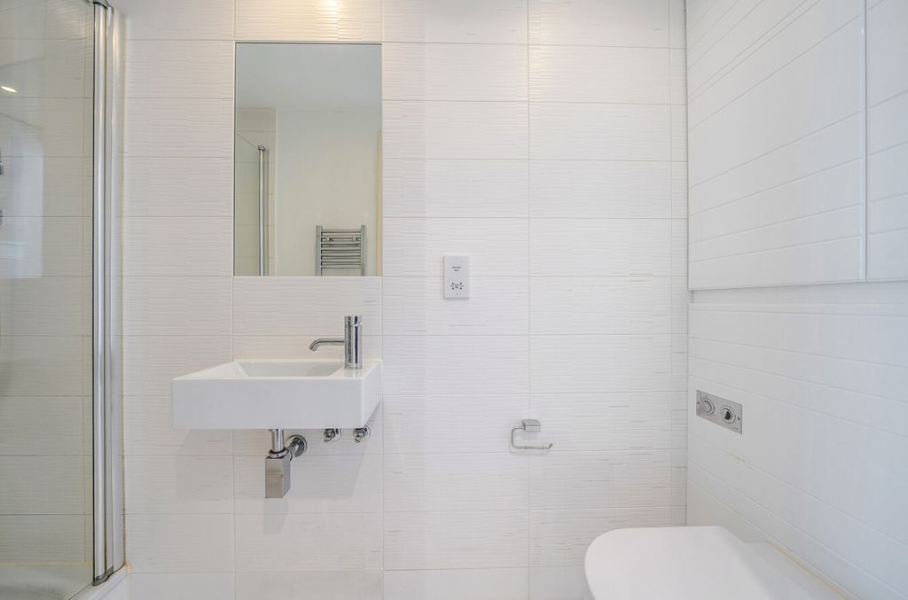 Property photo 2 of 18 1525515-2-1A10c75...