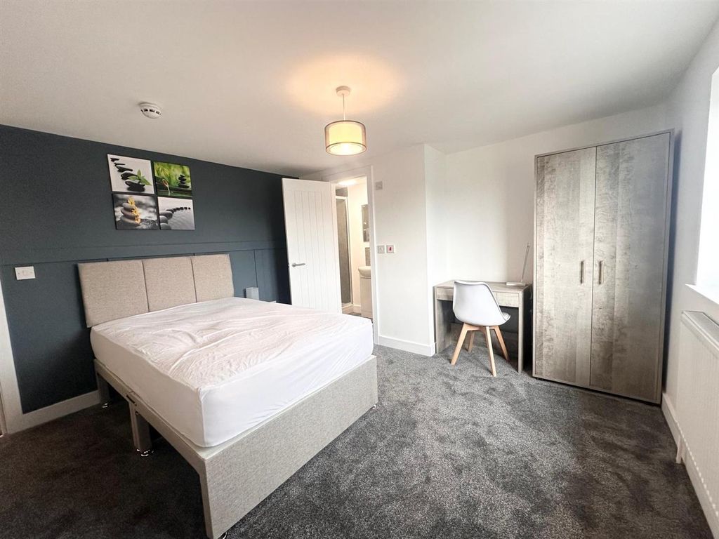 Property photo 1 of 4 0777F329-30E7-4042-82F7-d5B5468100Be.Jpg
