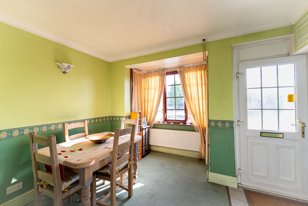 Property photo 3 of 18 42Beanacreroad,Melkshamphotoshootimages31