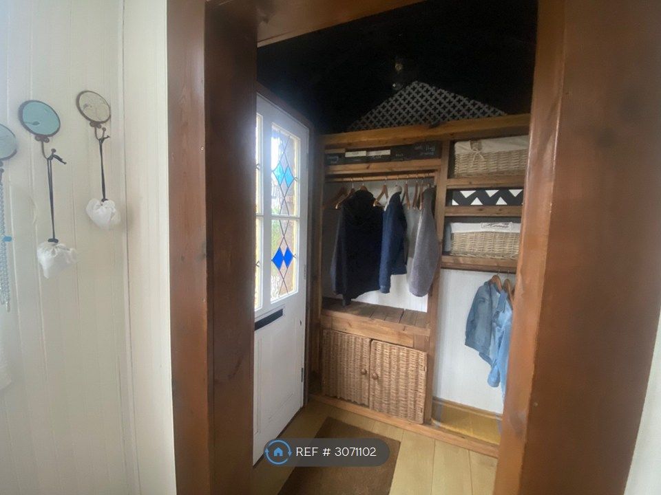 Property photo 2 of 35