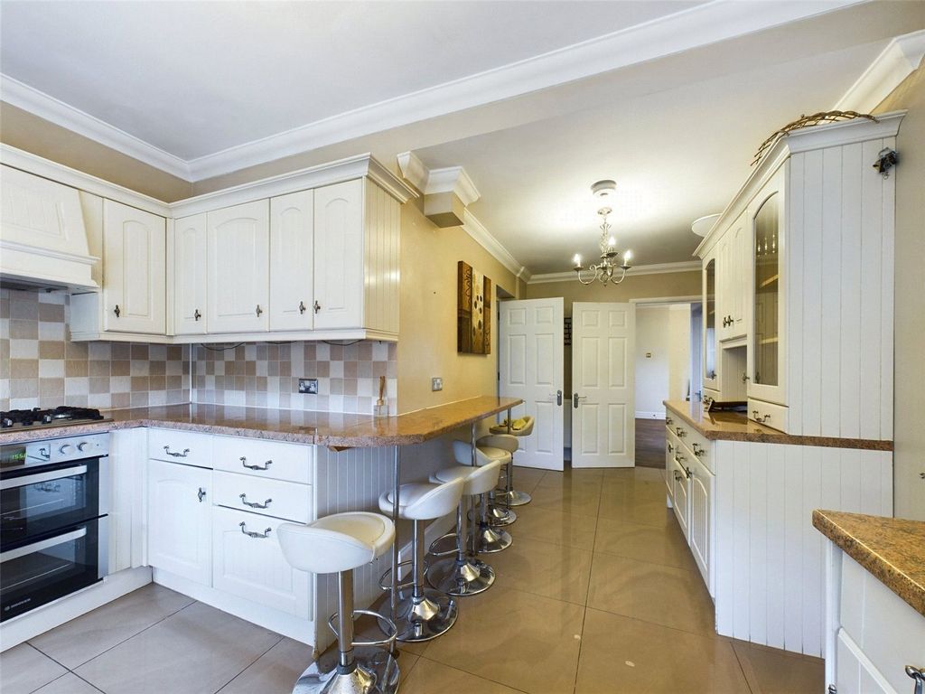 Property photo 2 of 24 Kitchen