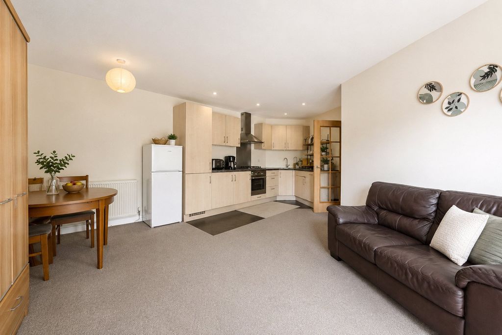 Property photo 2 of 10 Picture No. 37
