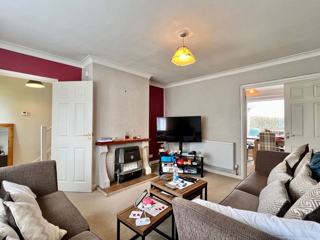 Property photo 2 of 18 Living Room