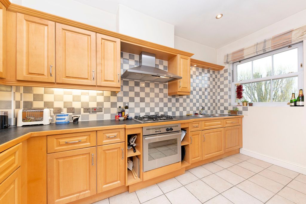 Property photo 3 of 6