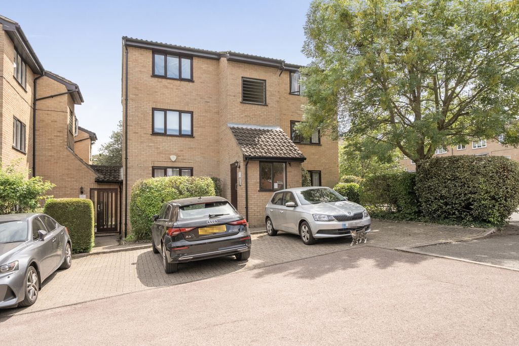 Property photo 1 of 10 1477674-10-6A33E6...
