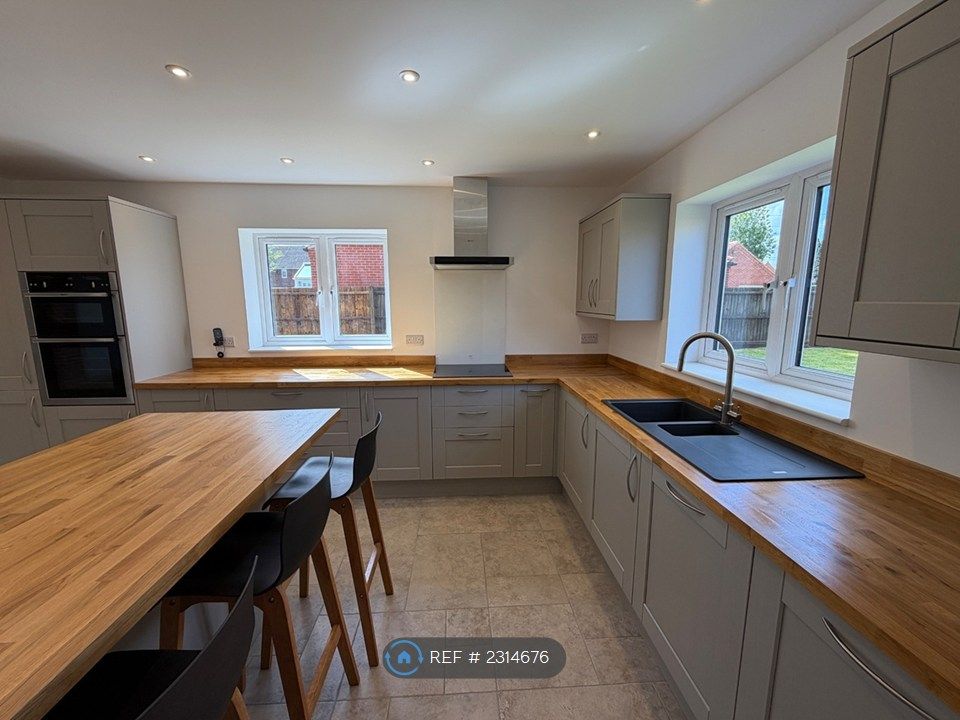 Property photo 2 of 30 Kitchen