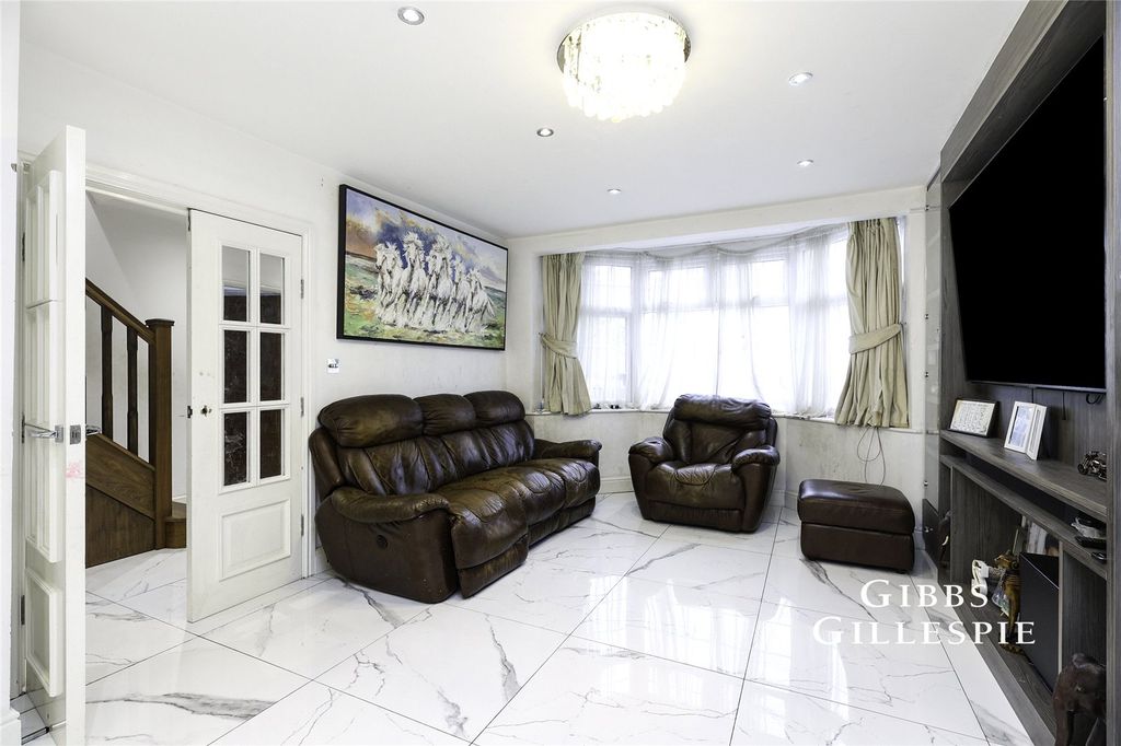 Property photo 3 of 18 Picture No. 04