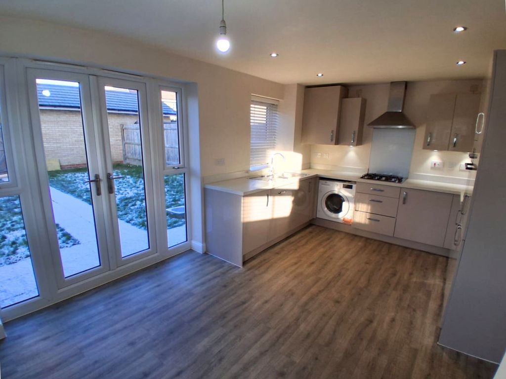 Property photo 2 of 14 Kitchen