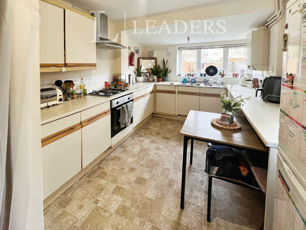 Property photo 2 of 11 1