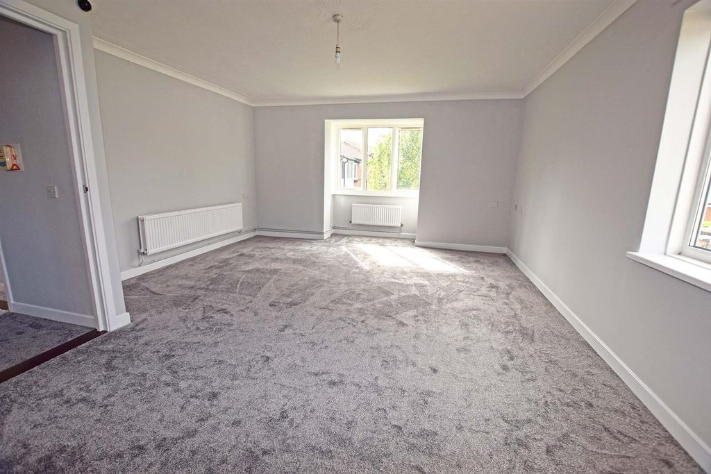 Property photo 2 of 7 Lounge