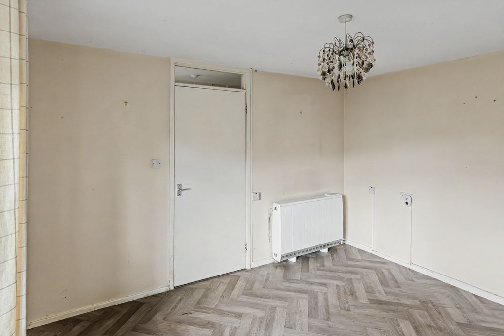 Property photo 3 of 15 135 Lime Kiln, Royal Wootton Bassett, Wiltshire, Sn4 7HQ
