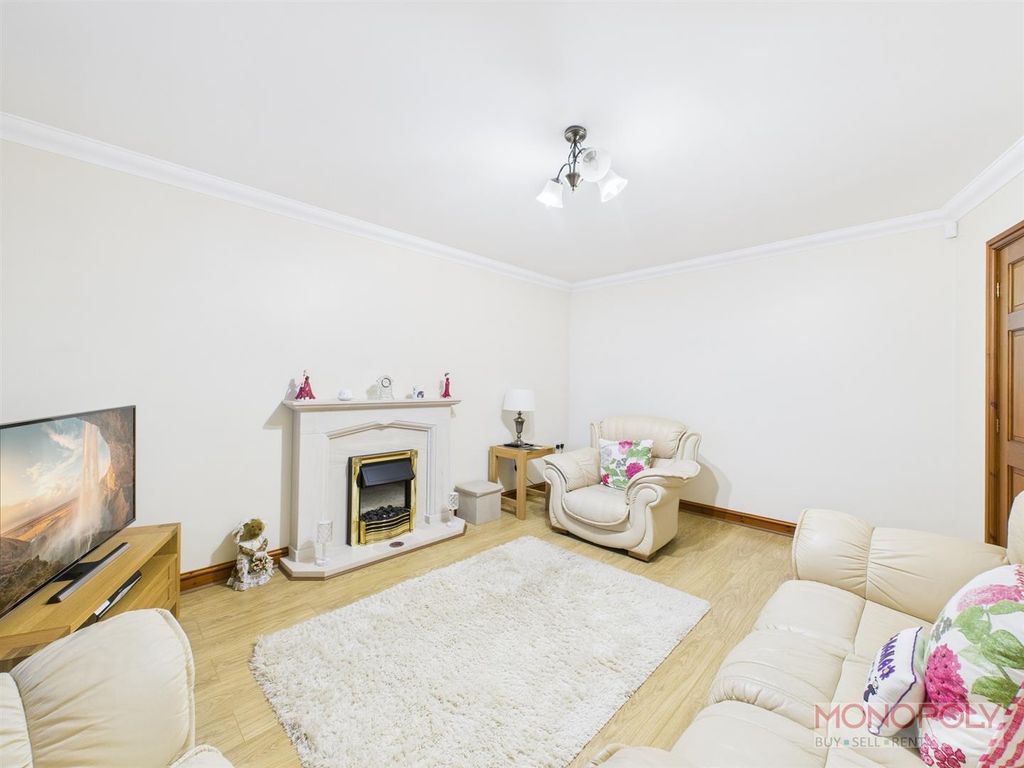 Property photo 3 of 33 Cam04439G0-Pr0209-Still006.Jpg