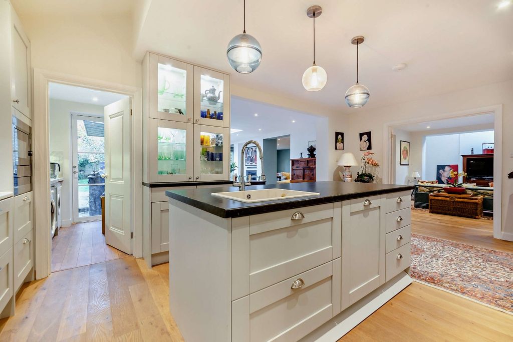 Property photo 2 of 13 Picture No. 15