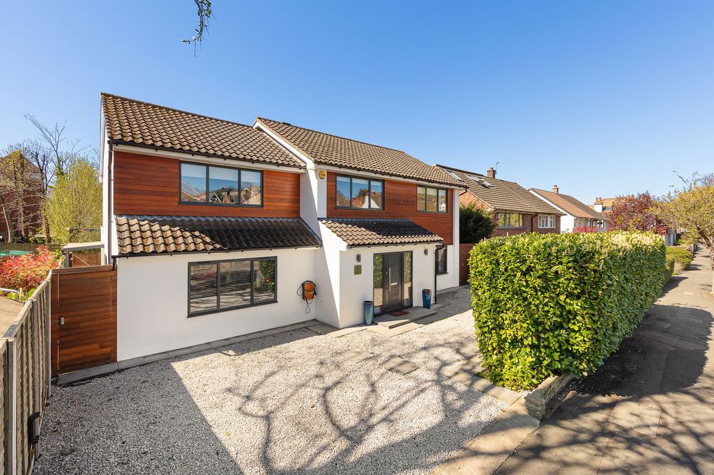 Property photo 1 of 38