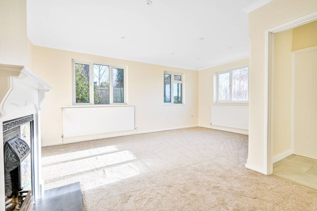 Property photo 3 of 16