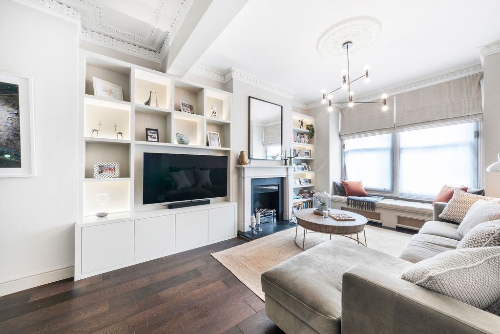 Property photo 3 of 12