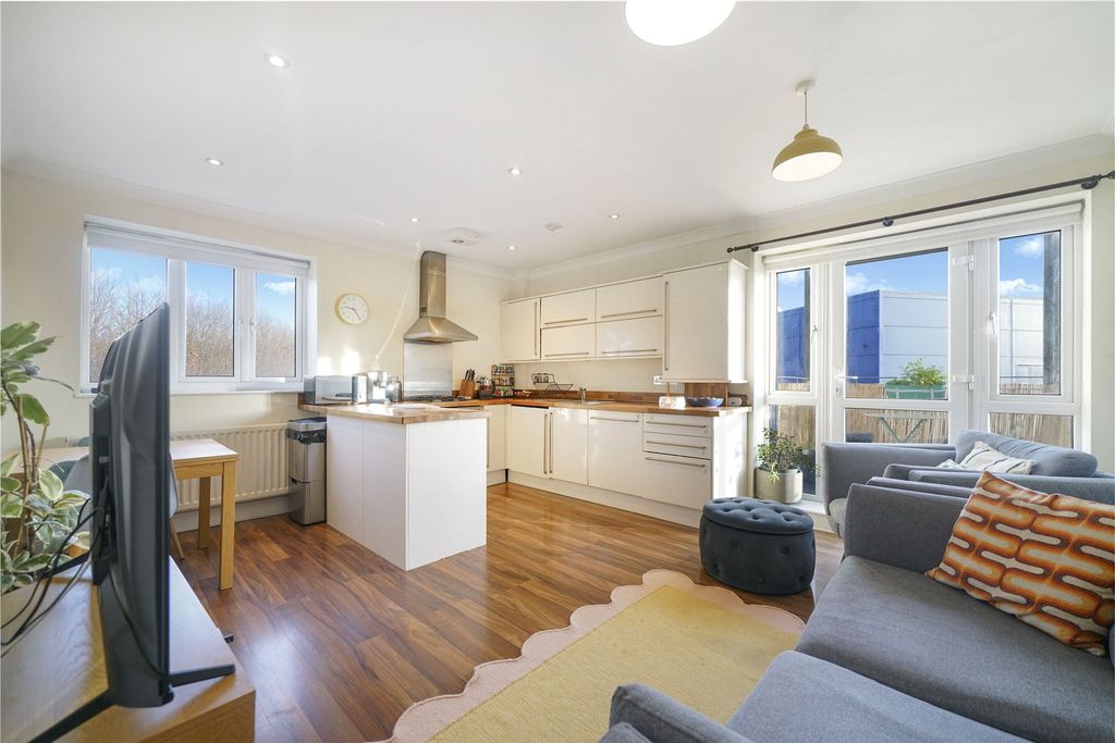 Property photo 1 of 16 Reception/Kitchen