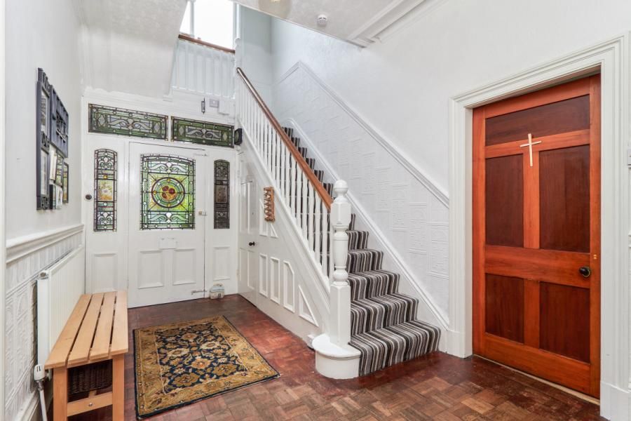 Property photo 2 of 18 Entrance Hallway