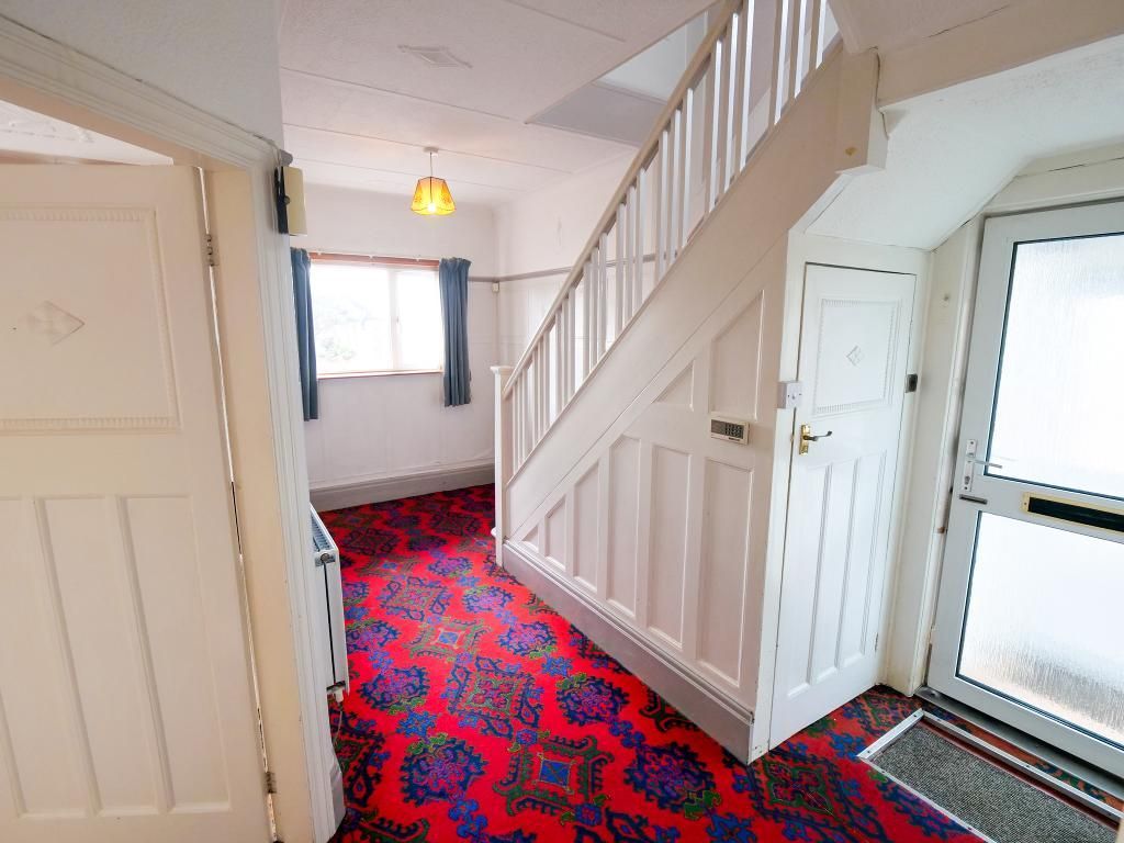 Property photo 3 of 14 Hallway