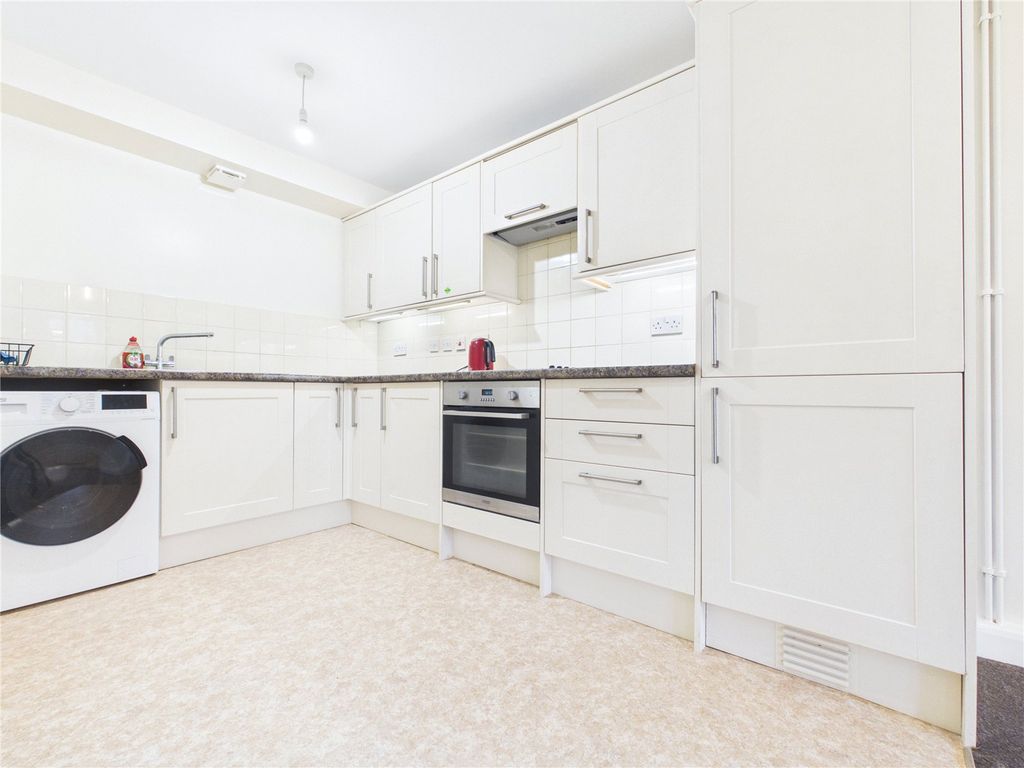 Property photo 1 of 17 Picture No. 13