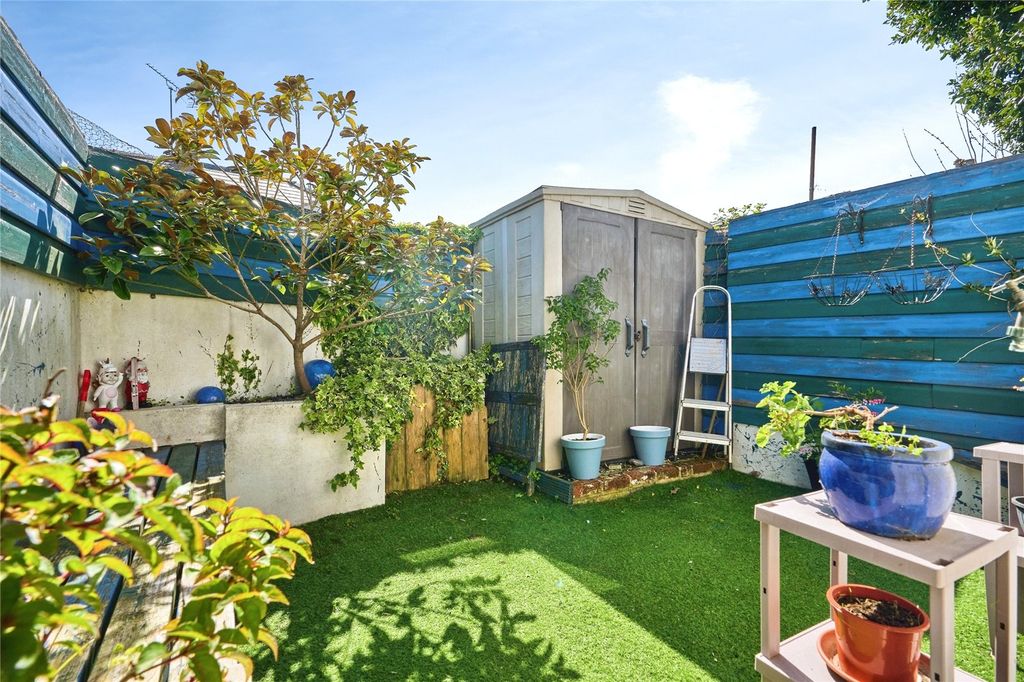 Property photo 2 of 34 Picture No. 30