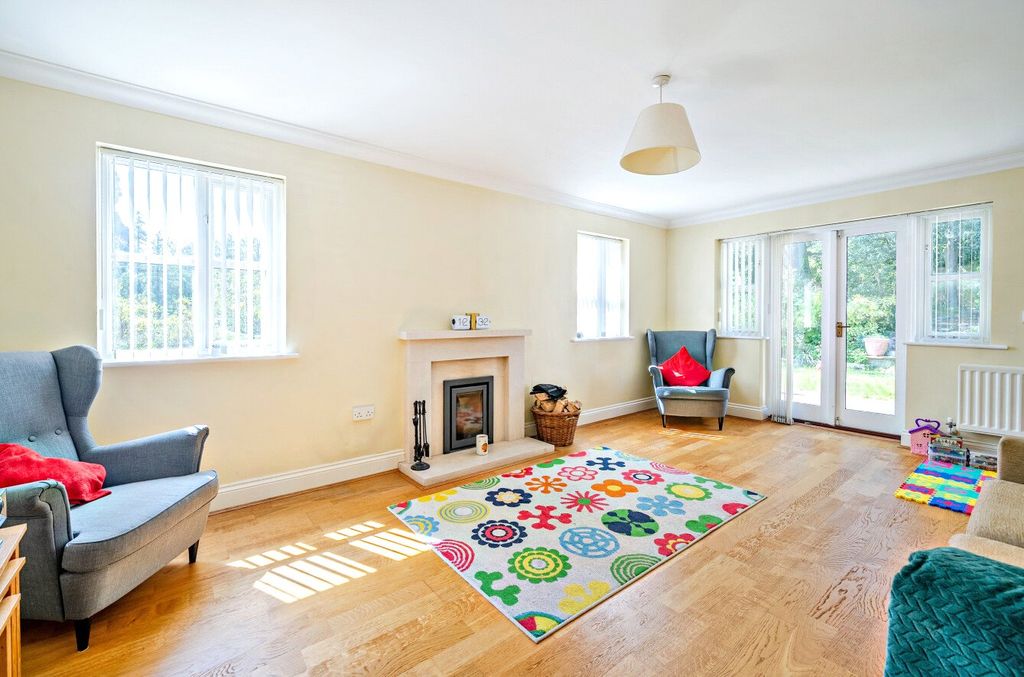 Property photo 3 of 29 Picture No. 30