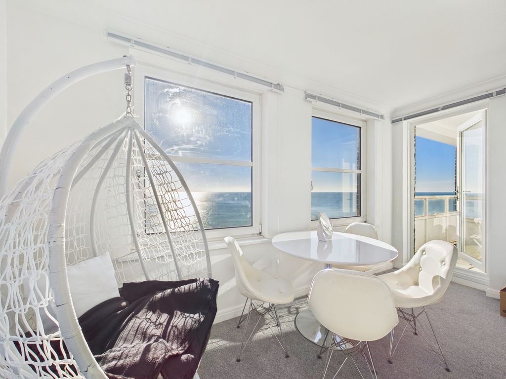 Property photo 3 of 13 Cam04693G0-Pr0044-Still002