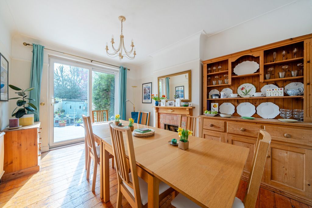 Property photo 3 of 13 1432254-4-69c1374...