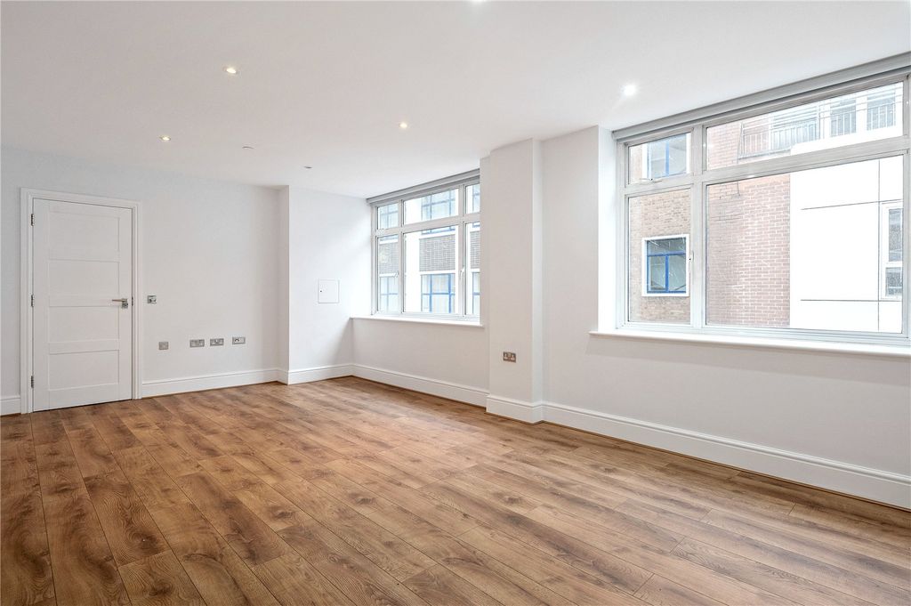 Property photo 2 of 12 Reception/ Kitchen