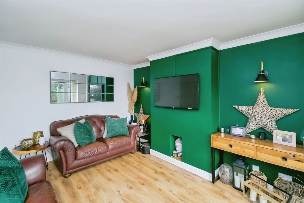 Property photo 3 of 17