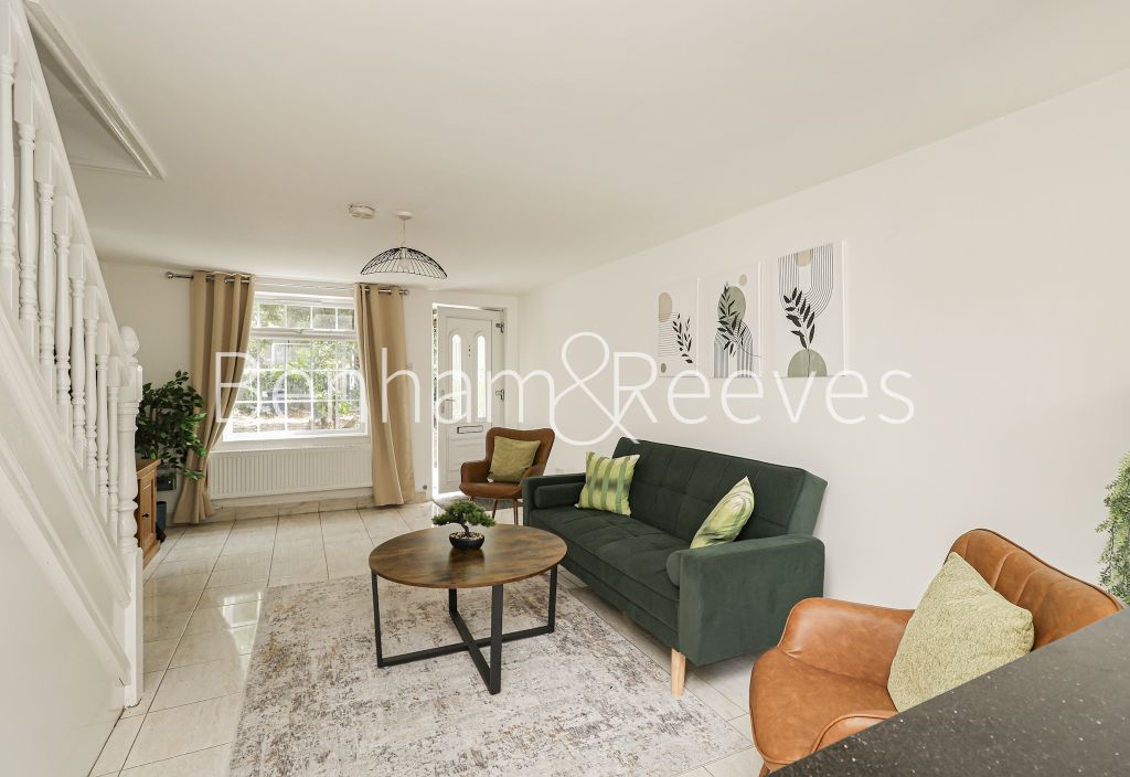 Property photo 1 of 24