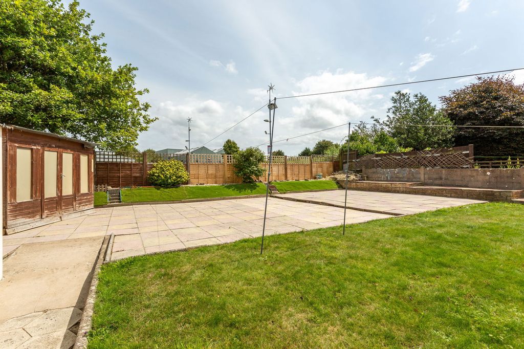 Property photo 2 of 22
