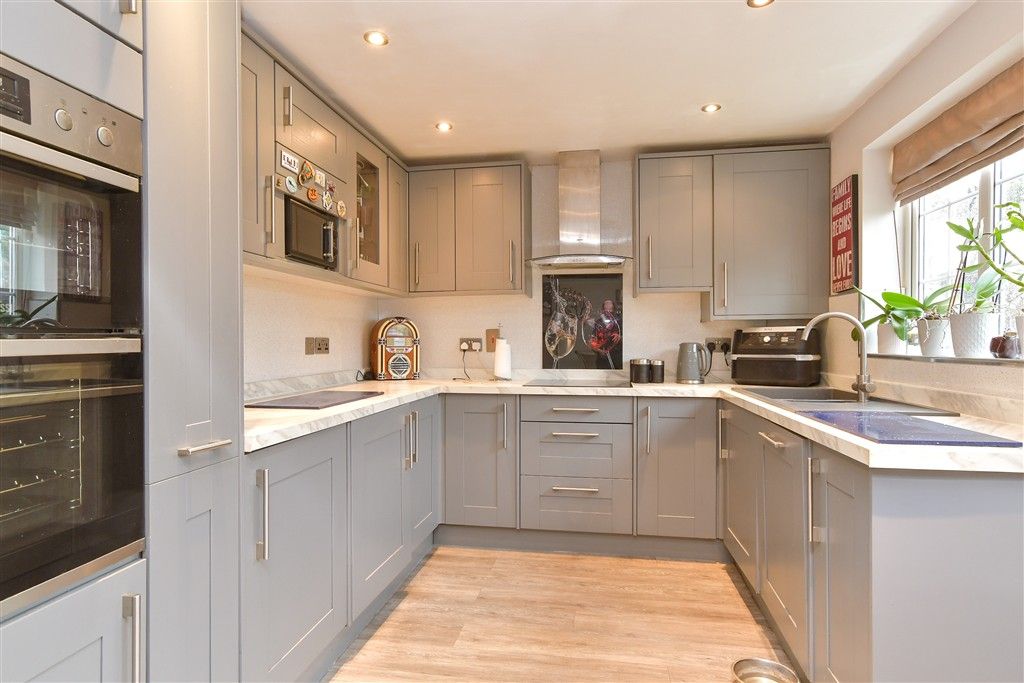 Property photo 3 of 13 Kitchen