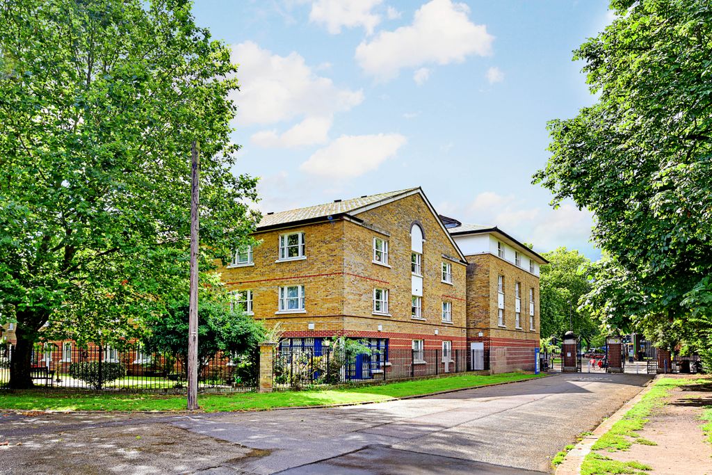 Property photo 1 of 19 Tysson House-36