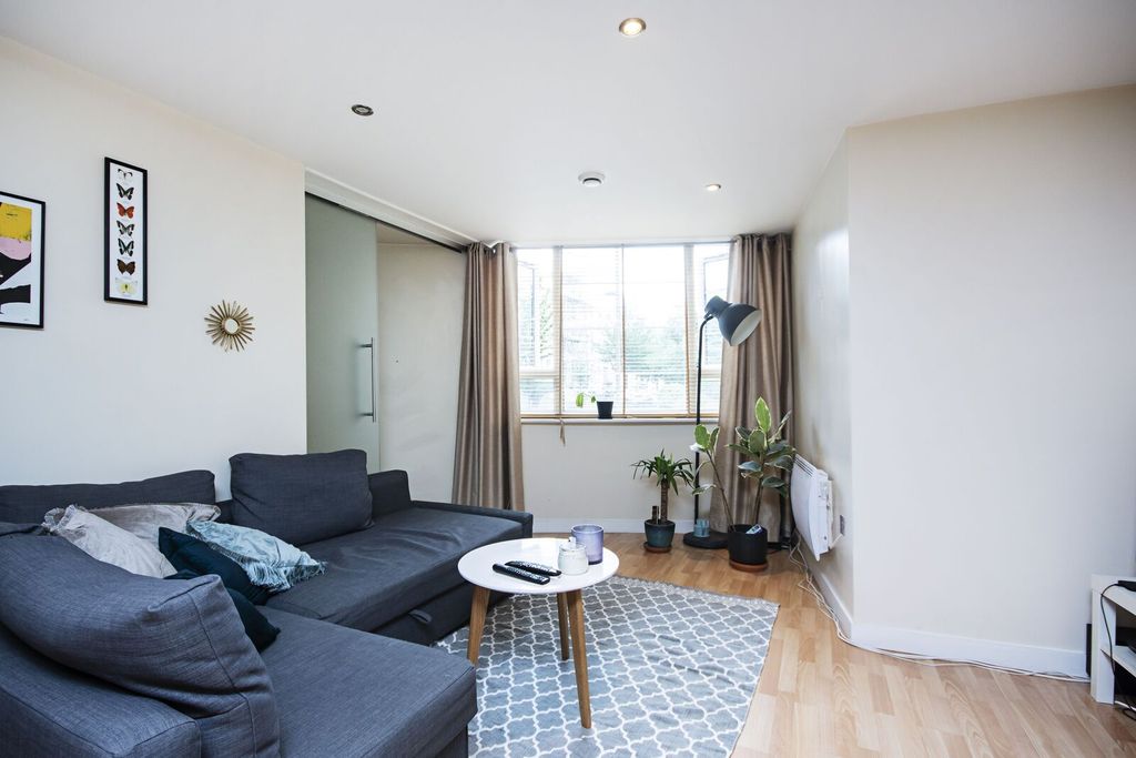 Property photo 1 of 6