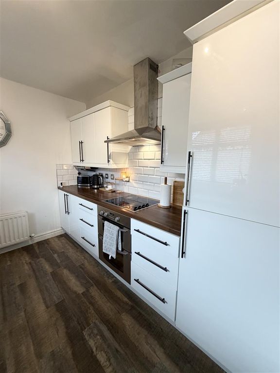 Property photo 3 of 13 Kitchen