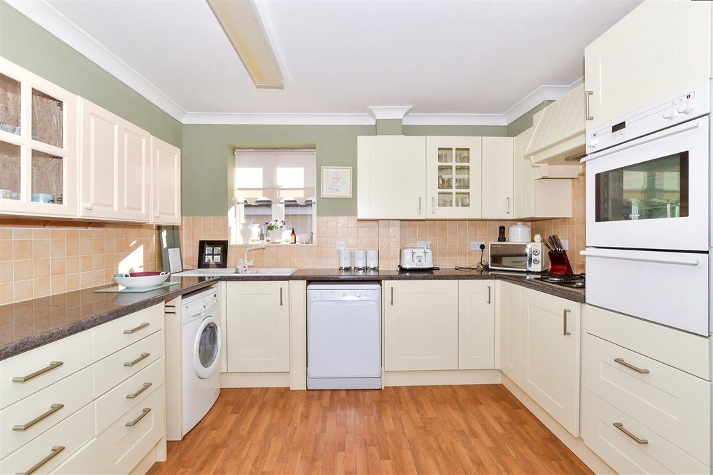 Property photo 3 of 4 Kitchen